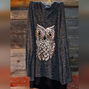 No Boundaries Juniors' cowl neck sequin graphic pullovers